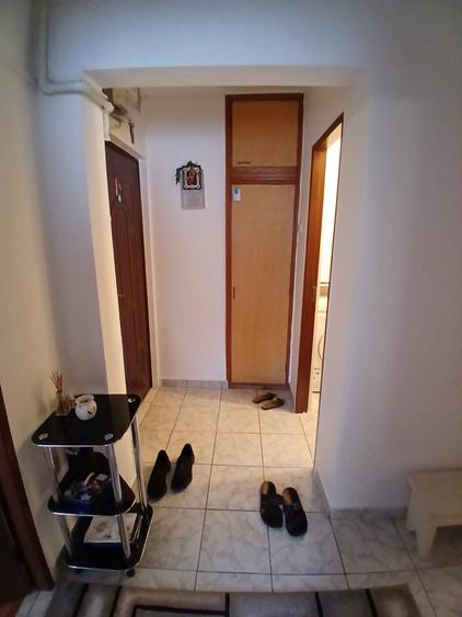 Apartament cu 3 camere decomandat în CET