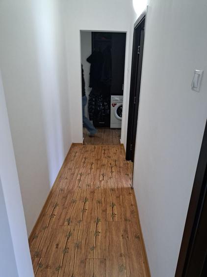 Apartament cu 4 camere semidecomandat în Drumul Carului