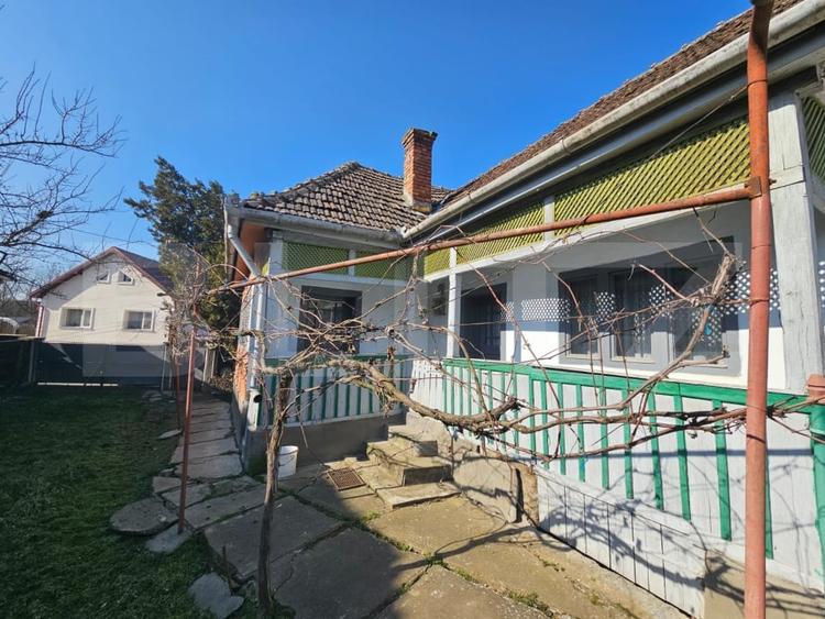 Casă individuală cu 4 camere cu Teren 840 Mp în Sâncel