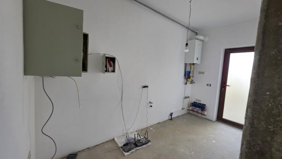 Casă individuală cu 5 camere cu Canalizare în Dumbrăvița