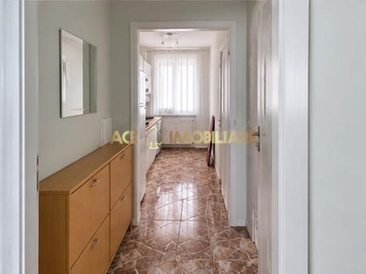 Apartament cu 2 camere decomandat, mobilat în Titan