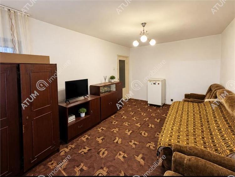 Apartament cu 2 camere decomandat, mobilat în Vasile Aaron