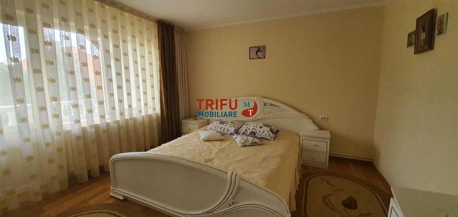 Casă individuală cu 7 camere cu Piscina în Micești