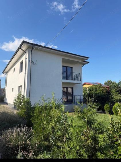 Casă cu 5 camere cu Teren 642 Mp în Mihai Bravu