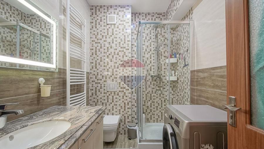 Apartament cu 3 camere decomandat, mobilat în Tractorul