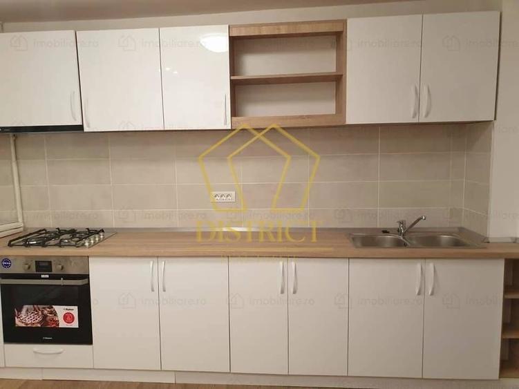 Apartament cu 3 camere semidecomandat, mobilat în Complex Studențesc