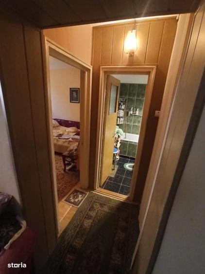 Apartament cu 2 camere semidecomandat în Craiovei