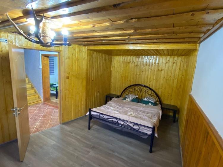 Casă cu 4 camere în Câmpulung Moldovenesc