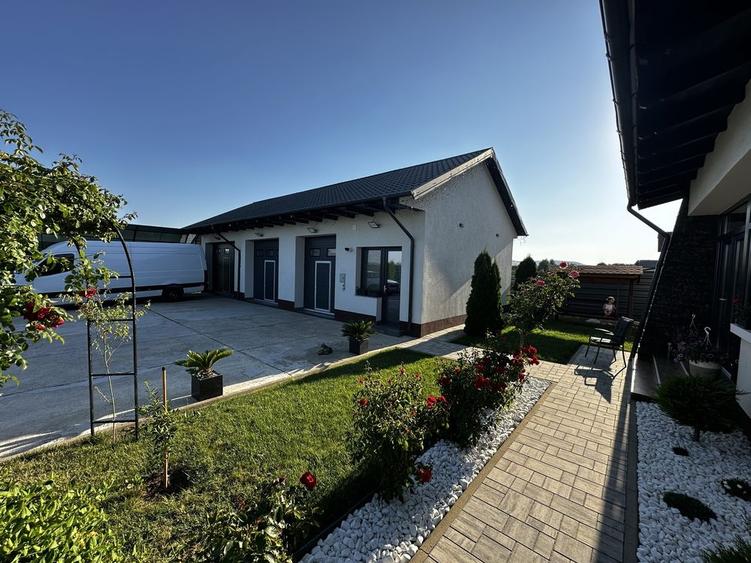 Casă cu 4 camere cu Teren 75000 Mp în Siliștea (Todirești)