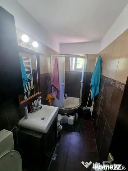 Apartament cu 2 camere nedecomandat în Km 4