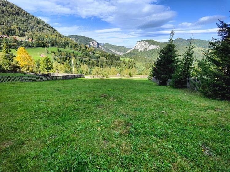 Teren de 2050 mp, în Bicaz-Chei