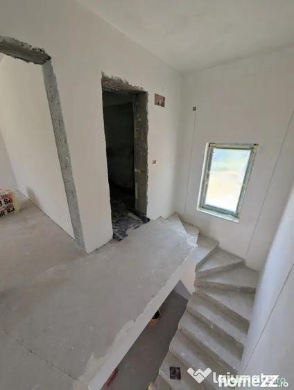 Casă cu 4 camere cu Teren 500 Mp în Măgura