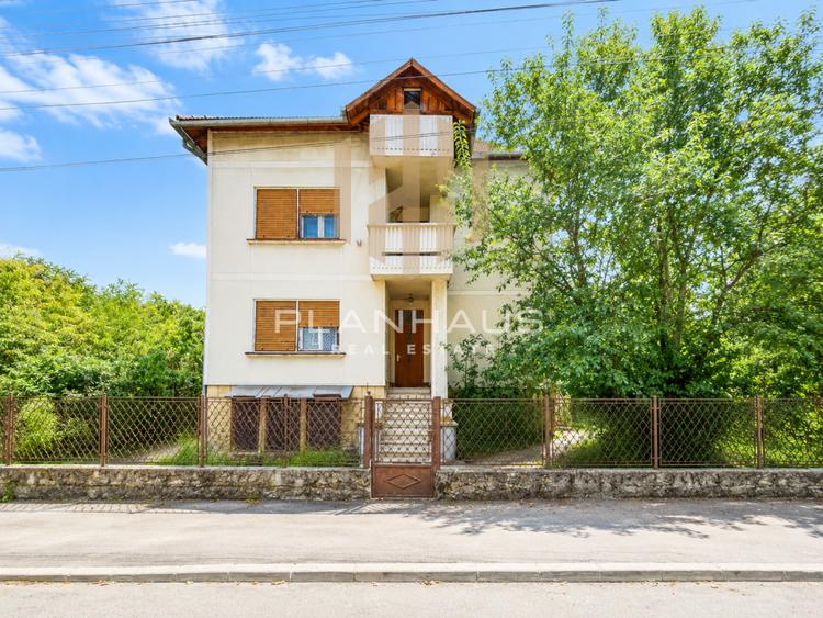 Casă cu 4 camere cu Canalizare în Ultracentral