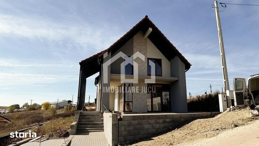 Casă cu 4 camere cu Teren 800 Mp în Jucu