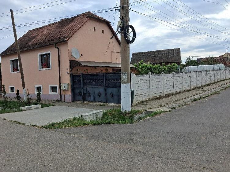 Casă cu 4 camere în Central