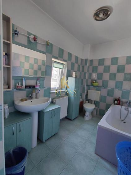 Casă individuală cu 5 camere cu Teren 160 Mp în Voluntari