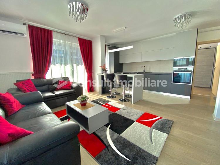 Apartament cu 3 camere semidecomandat, mobilat în Sopor