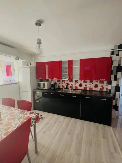 Apartament cu 2 camere decomandat, mobilat în Central