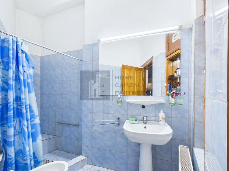 Casă cu 5 camere cu Canalizare în Foișorul de Foc