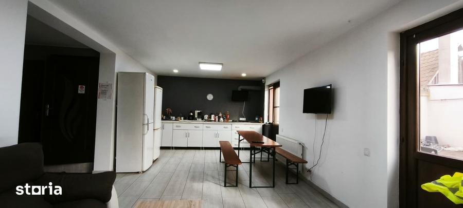 Casă cu 6 camere cu Teren 500 Mp în Criș