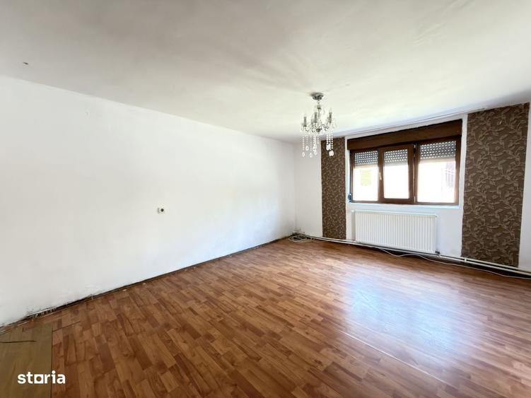 Casă cu 4 camere în Ghiroda