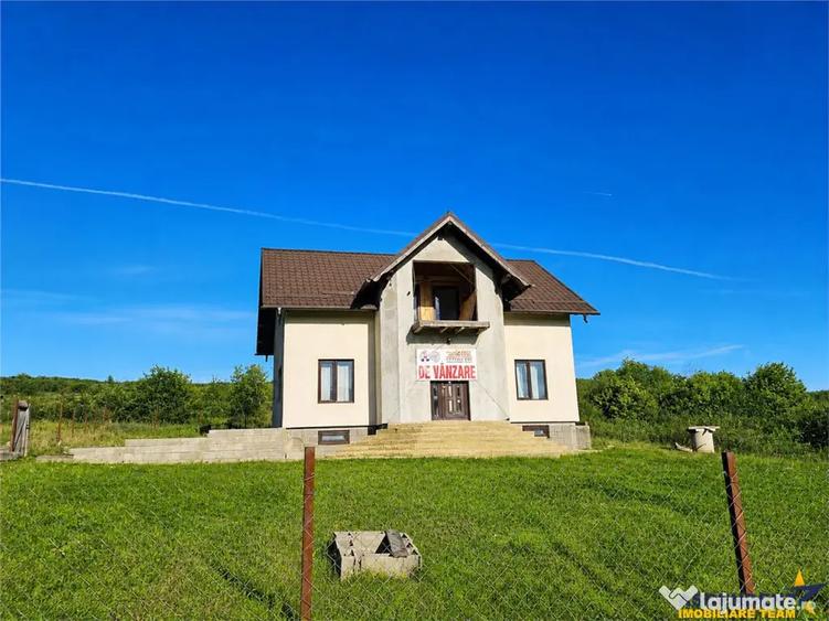 Casă cu 5 camere cu Teren 1532 Mp în Șinca