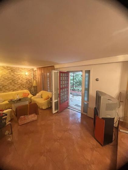 Casă individuală cu 9 camere cu Canalizare în Agigea