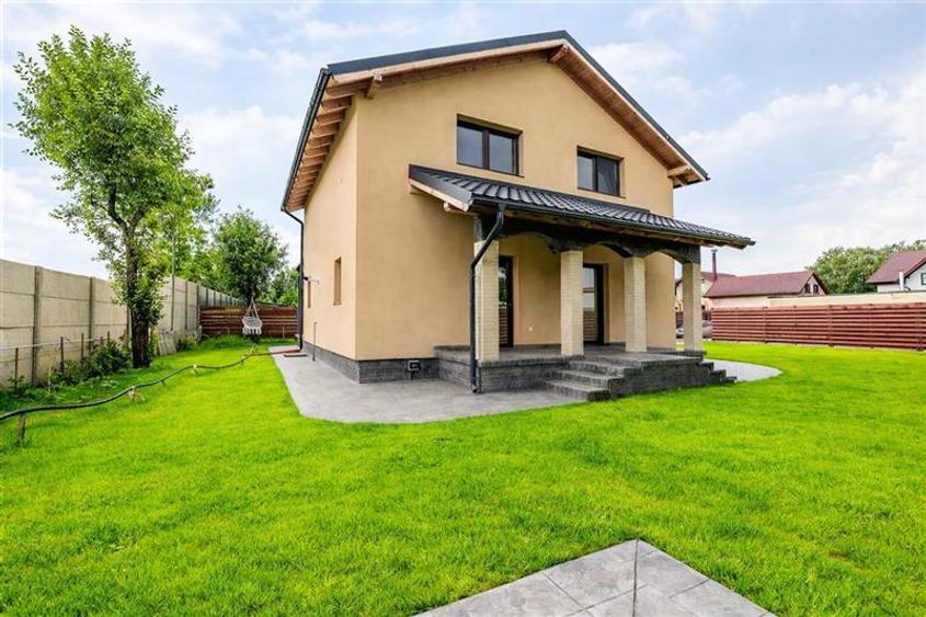 Casă individuală cu 4 camere cu Teren 680 Mp în Exterior Est