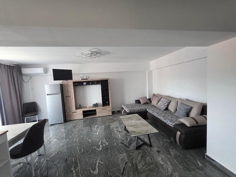 Apartament cu 2 camere semidecomandat, mobilat în 22 Decembrie