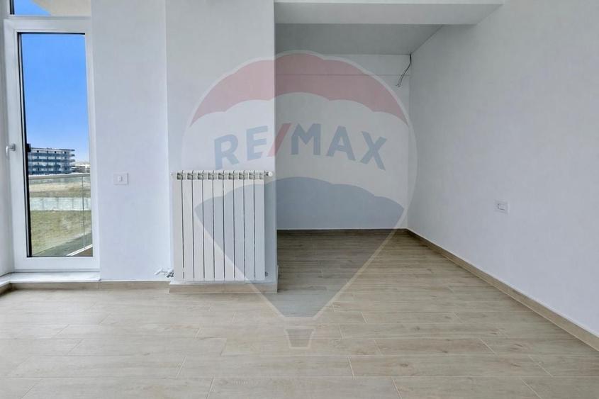 Apartament cu 3 camere în Sud-Vest