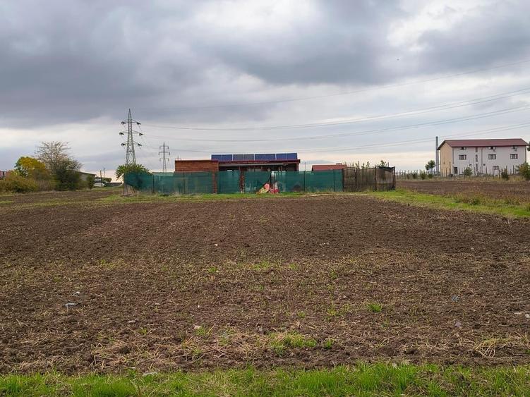 Casă individuală cu 3 camere cu Canalizare în Lazu