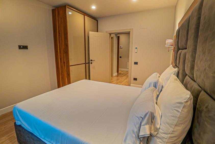 Apartament cu 4 camere în Universitate