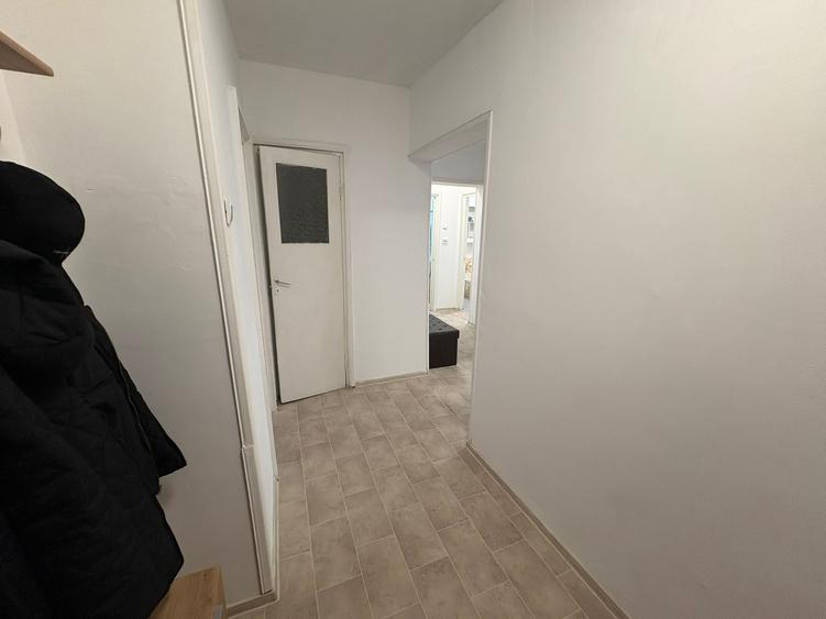 Apartament cu 3 camere decomandat, mobilat în P-ța Reșița