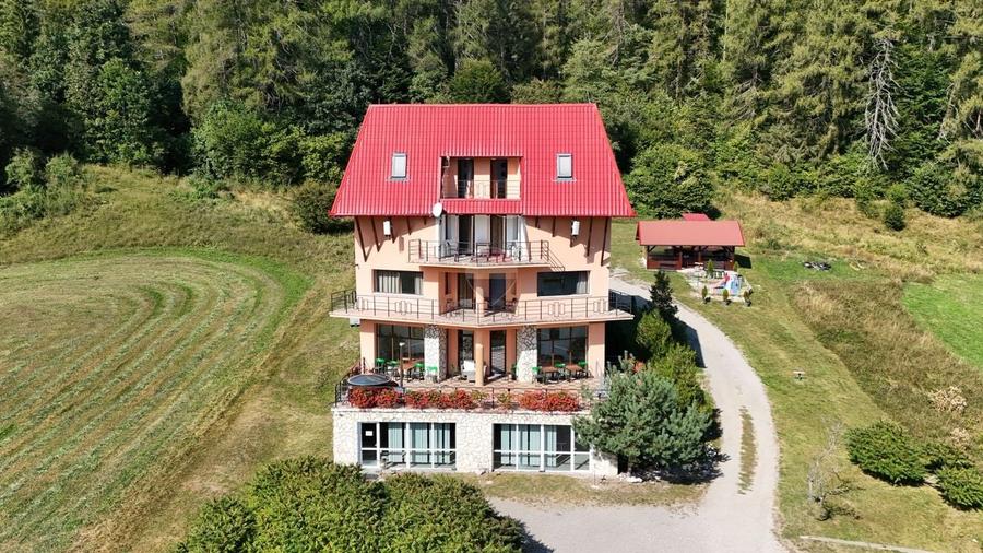 Casă individuală cu 15 camere cu Teren 4000 Mp în Sud-Est