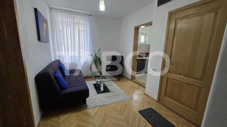Apartament cu 3 camere decomandat, mobilat în Calea Poplăcii