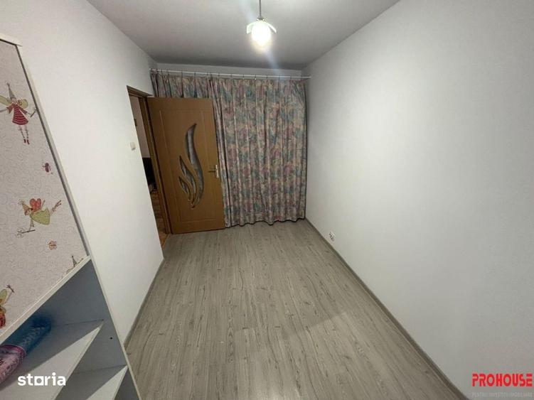 Apartament cu 3 camere semidecomandat în Central