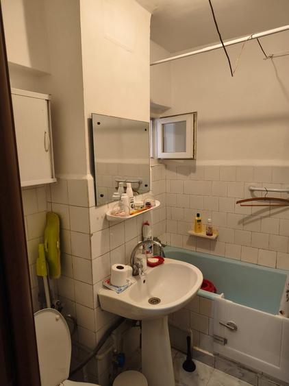 Apartament cu 3 camere decomandat în Drumul Taberei