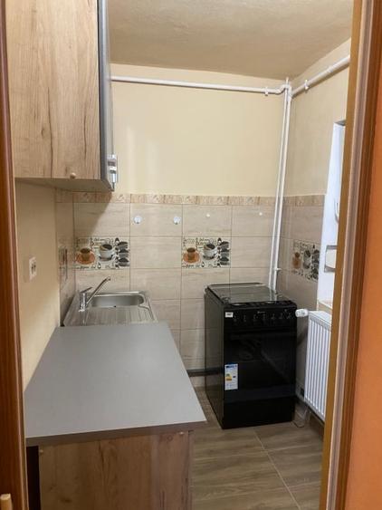 Garsonieră decomandată în Lipovei