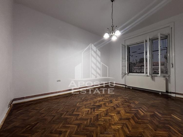 Apartament cu 3 camere nedecomandat în Iosefin