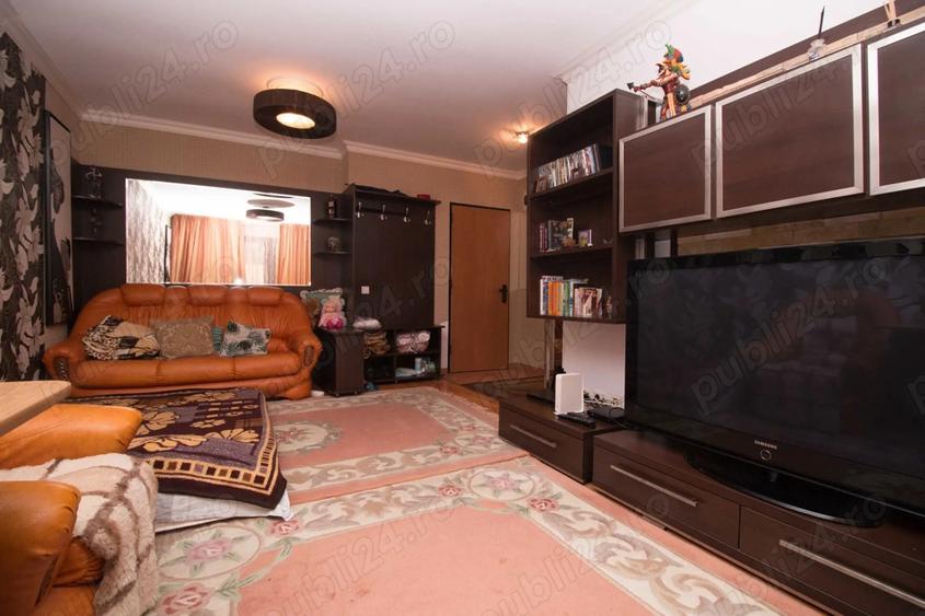 Apartament cu 2 camere semidecomandat, mobilat în Central