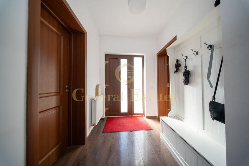 Casă individuală cu 5 camere cu Canalizare în Tărlungeni