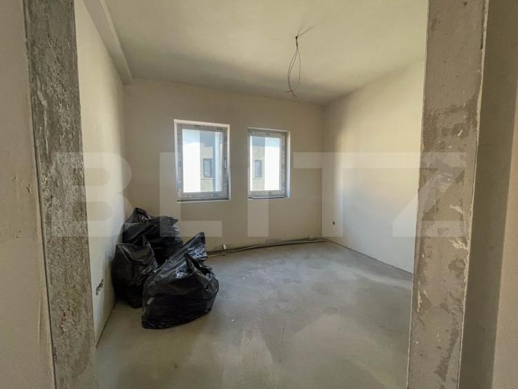 Apartament cu 4 camere semidecomandat în Mărăști