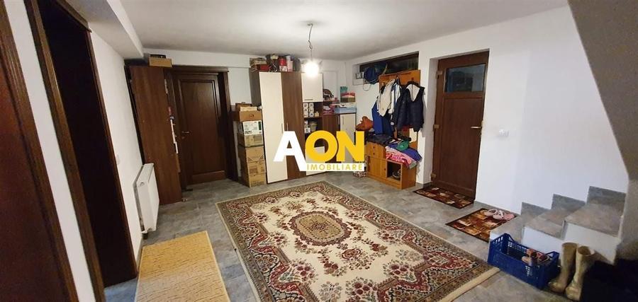 Casă individuală cu 6 camere cu Canalizare în Șard