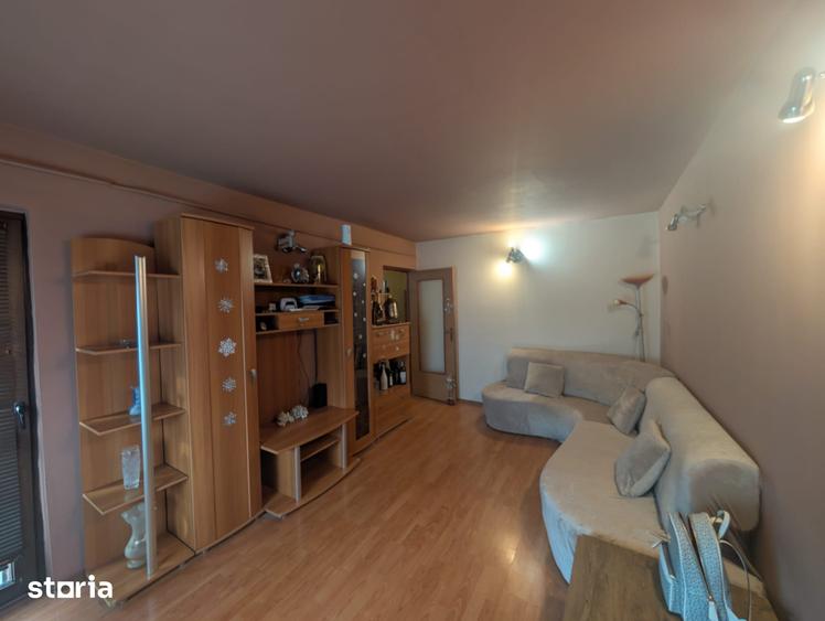 Apartament cu 3 camere decomandat în Mărășești