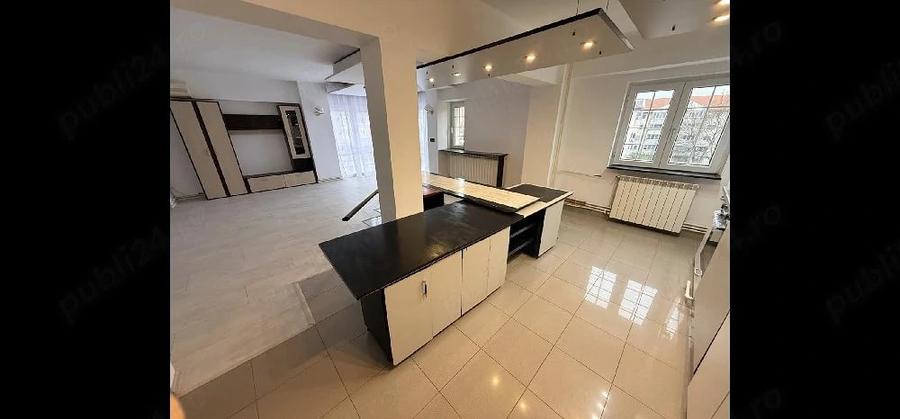 Apartament cu 3 camere decomandat în Dorobanților