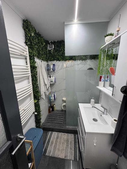 Apartament cu 3 camere decomandat în Podgoria