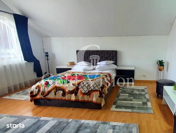 Casă cu 7 camere cu Teren 2000 Mp în Central