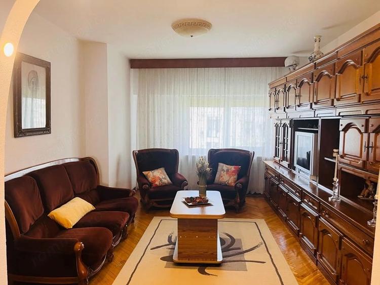 Apartament cu 3 camere decomandat în Ultracentral