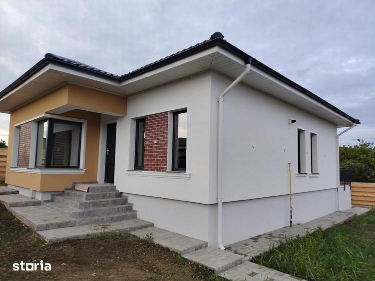 Casă cu 4 camere cu Teren 350 Mp în Miroslava