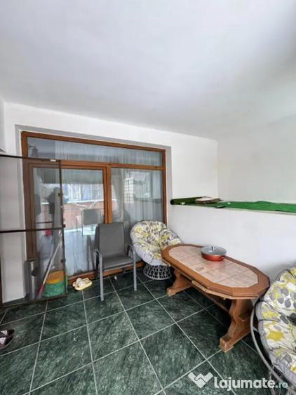 Casă cu 12 camere cu Teren 321 Mp în George Enescu